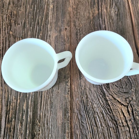 2 Vintage Pyrex White and Brown Floral Design. - Picture 4 of 6